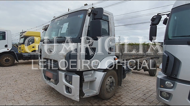 Ford Cargo 1319 C Fechada 2013